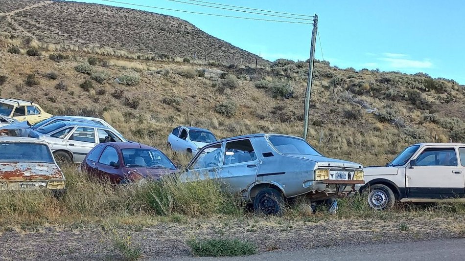 Renault 12 doble, blanco y gris metalizado, Comodoro Rivadavia