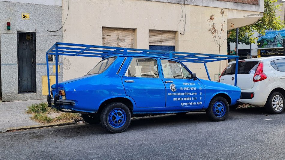 Renault 12 azul francia, Villa Crespo Renault 12 azul francia, Villa Crespo