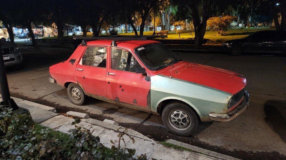 Renault 12 Casi rojo San Martín de los Andes