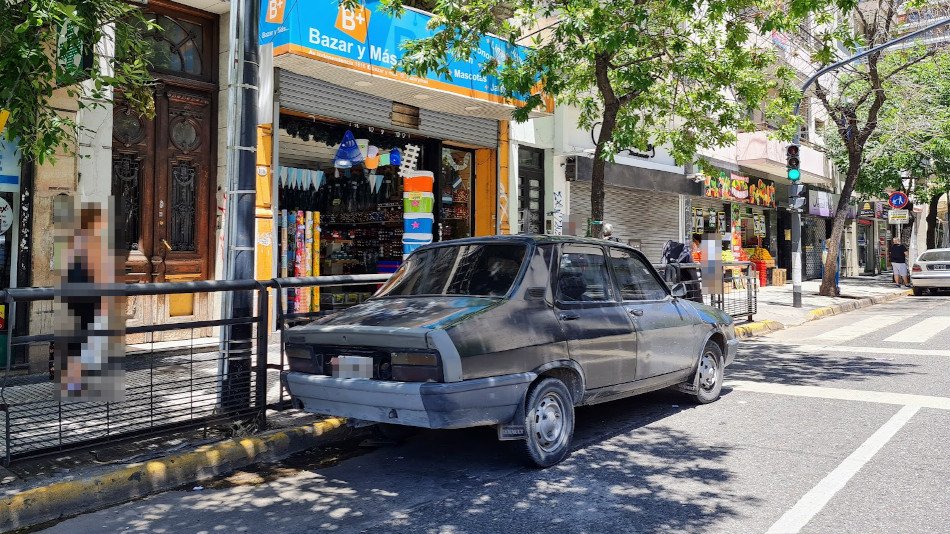 Renault 12 negro, San Cristóbal Renault 12 negro, San Cristóbal
