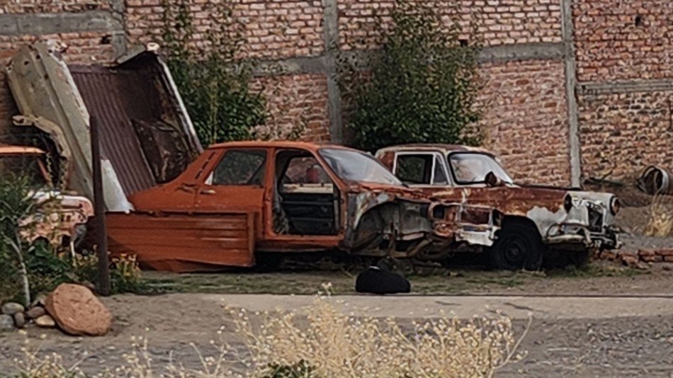 Renault 12 naranja con faltantes Andacollo