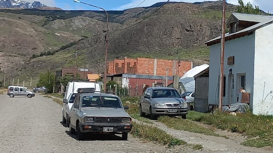 Renault 12 gris claro, El Calafate Renault 12 gris claro, El Calafate