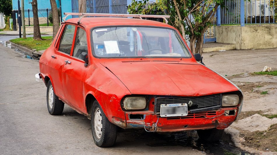 Renault 12 rojo, Tigre