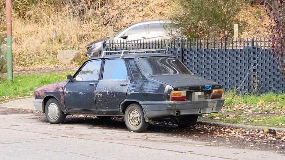 Renault 12 Negro San Martín de los Andes