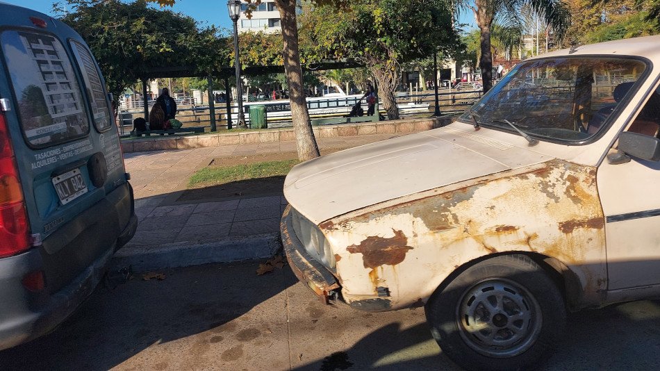 Renault 12 crema, Tigre