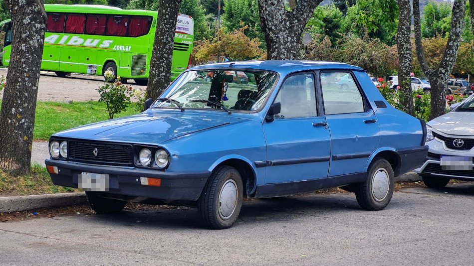 Renault 12 celeste, San Martín de los Andes