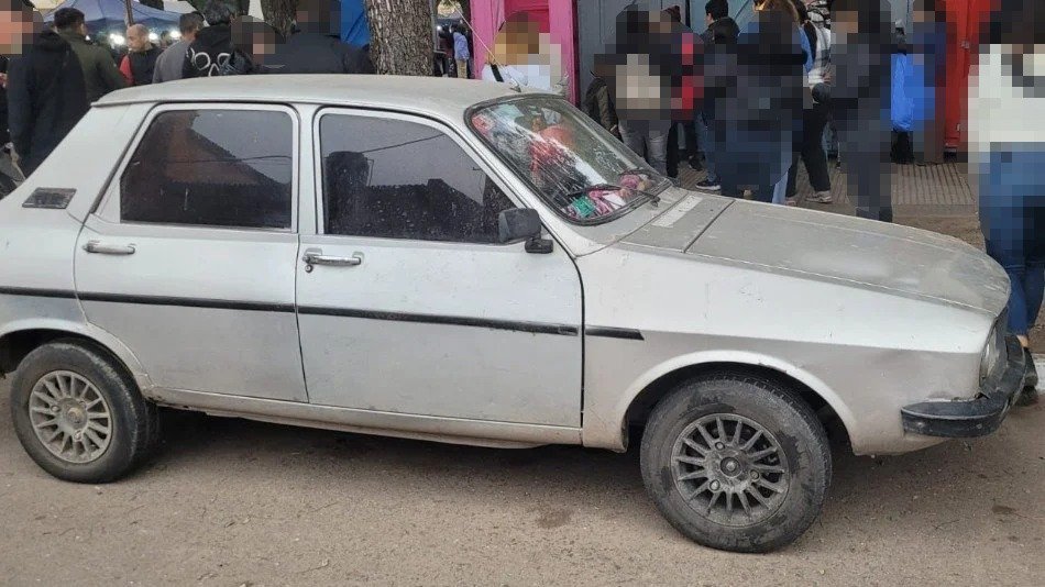 Renault 12 gris claro San Pedro