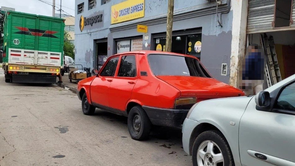 Renault 12 rojo casi naranja San Martín, Buenos Aires