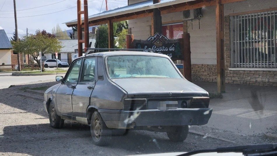 Renault 12 Gris oscuro El Maitén