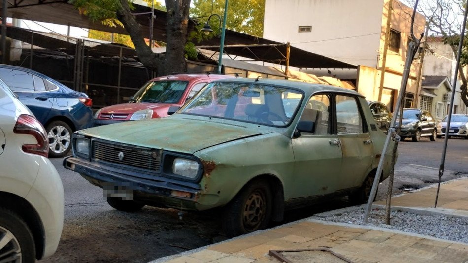 Renault 12 verde claro, Olivos Renault 12 verde claro, Olivos