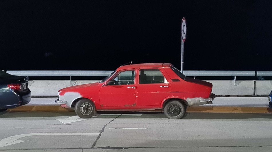 Renault 12 rojo, Aeroparque