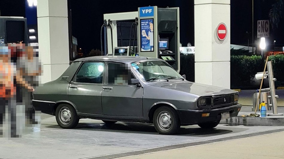Renault 12 gris oscuro, Saladillo Renault 12 gris oscuro, Saladillo
