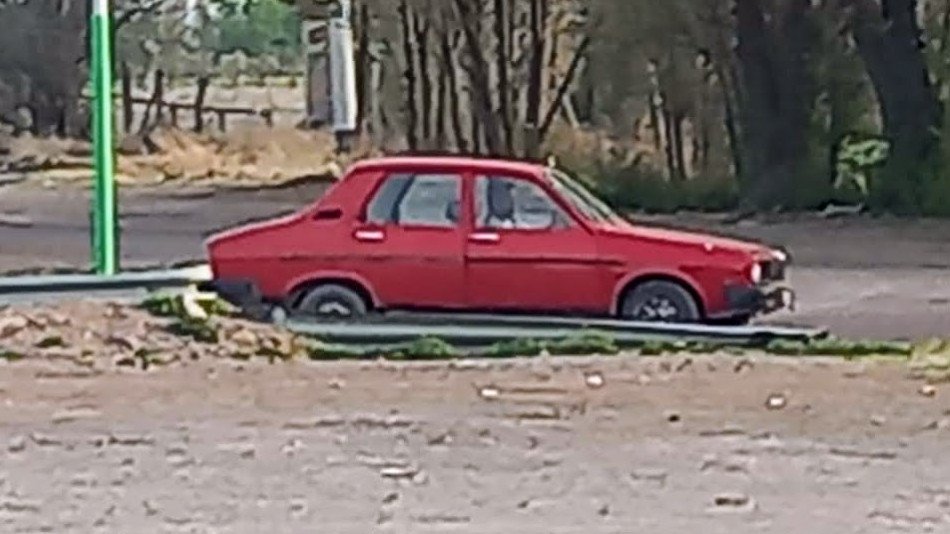 Renault 12 rojo, San Carlos
