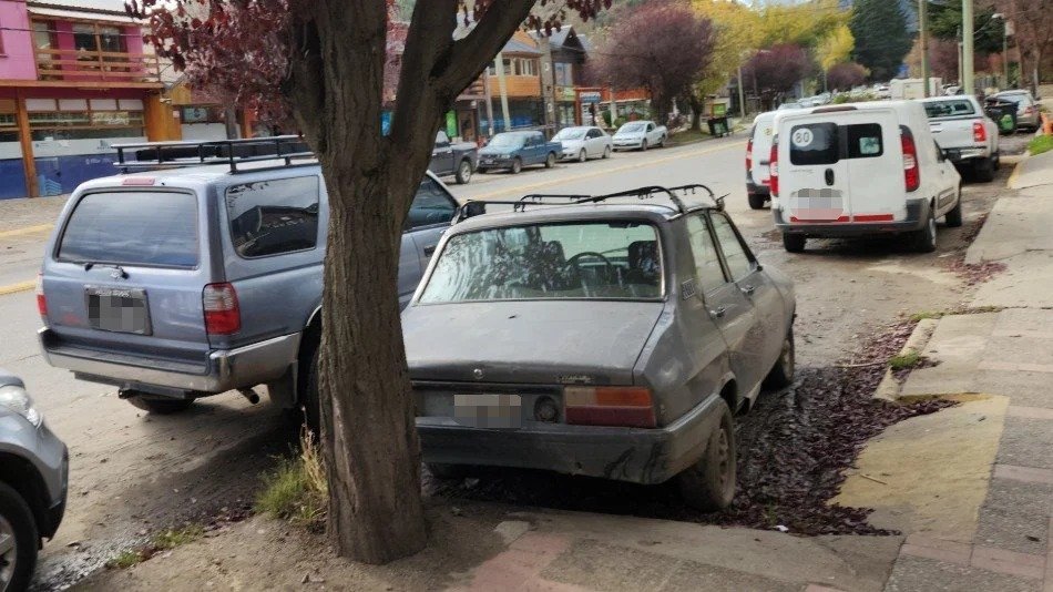Renault 12 Gris oscuro San Martín de los Andes