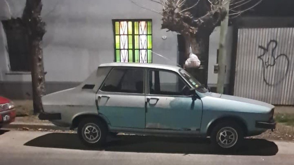 Renault 12 Celeste y blanco Gran Buenos Aires